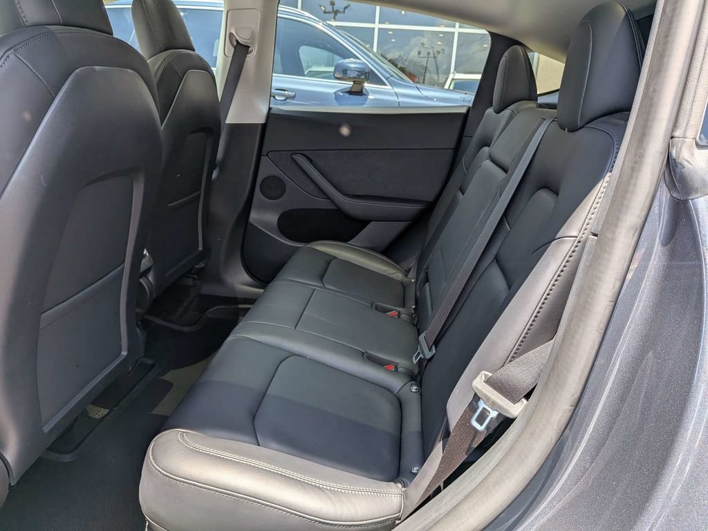 Used 2022 Tesla Model Y Performance AWD/4WD image 19