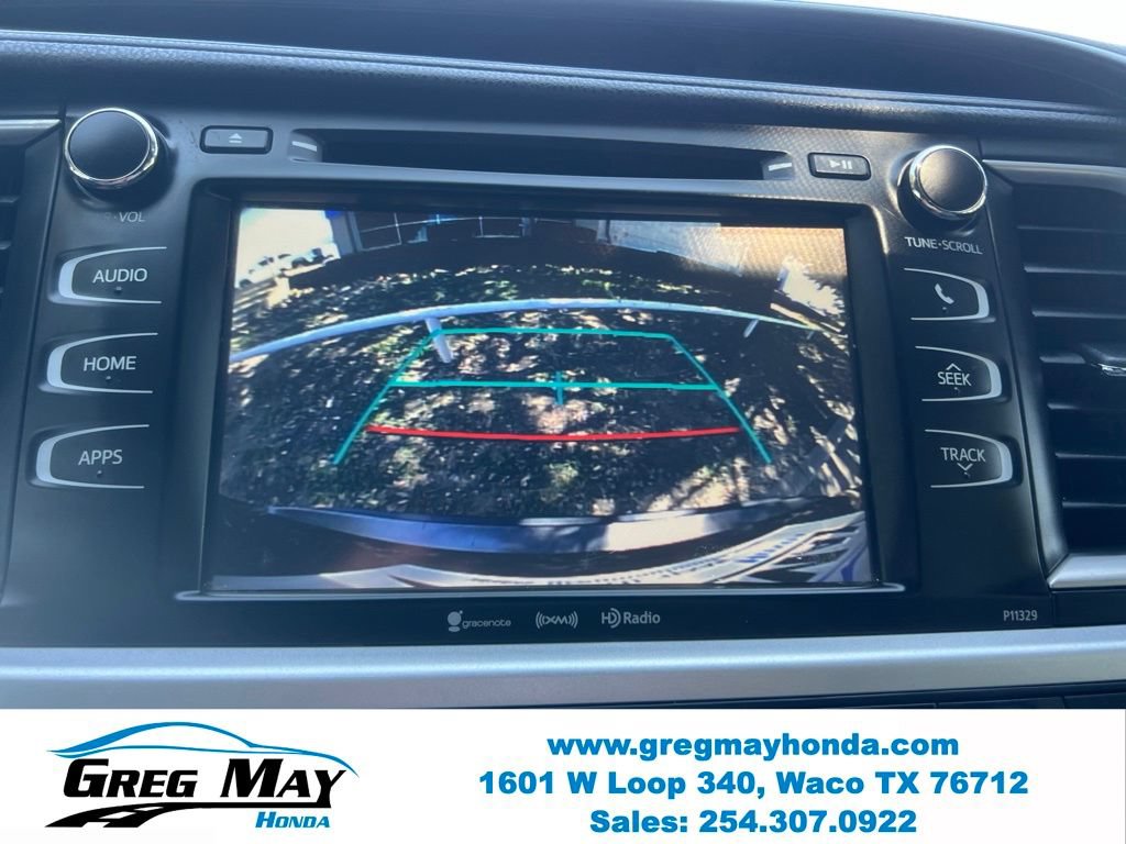 Used 2017 Toyota Highlander Plus FWD image 32