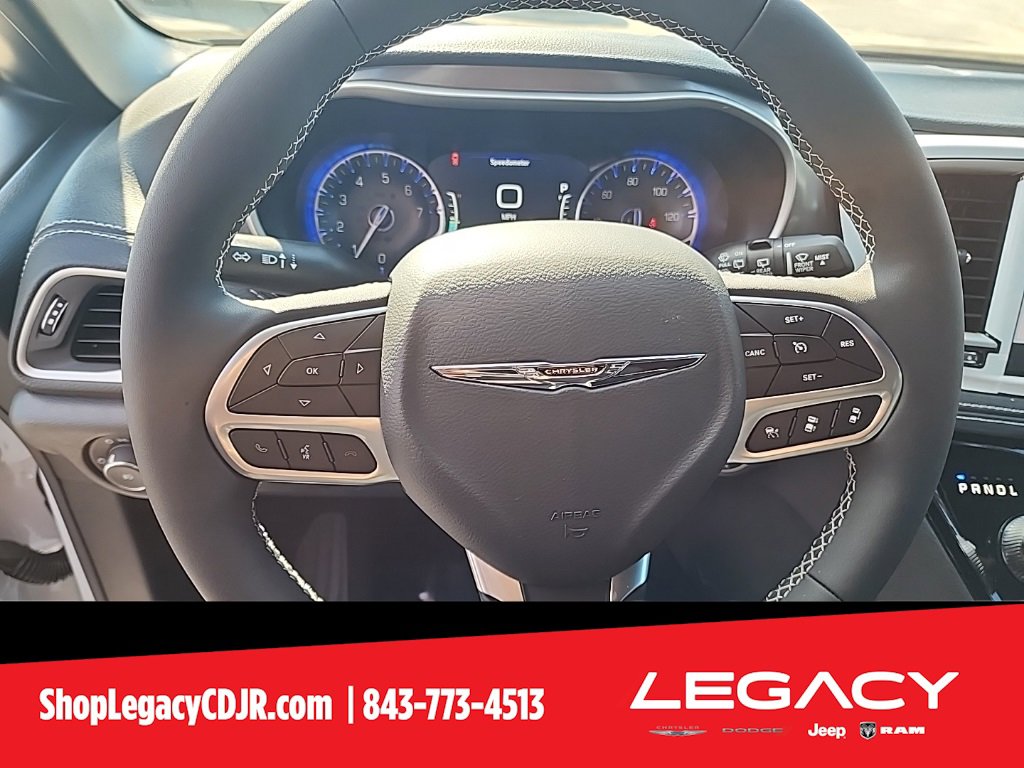 New 2026 Chrysler Pacifica Select image 17