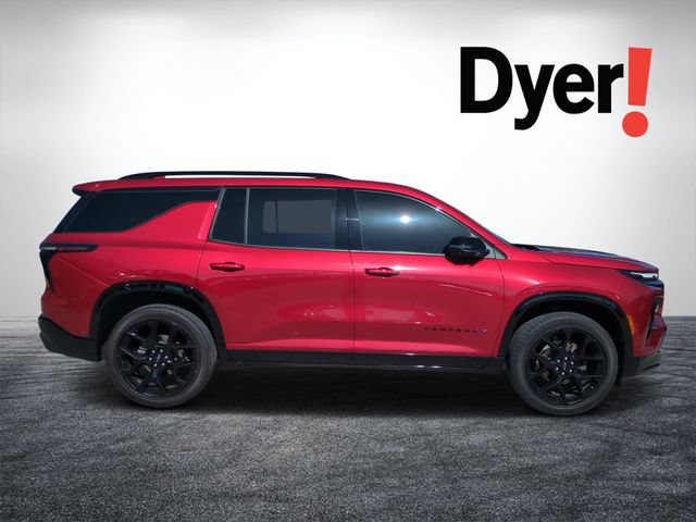 Used 2024 Chevrolet Traverse RS FWD image 2
