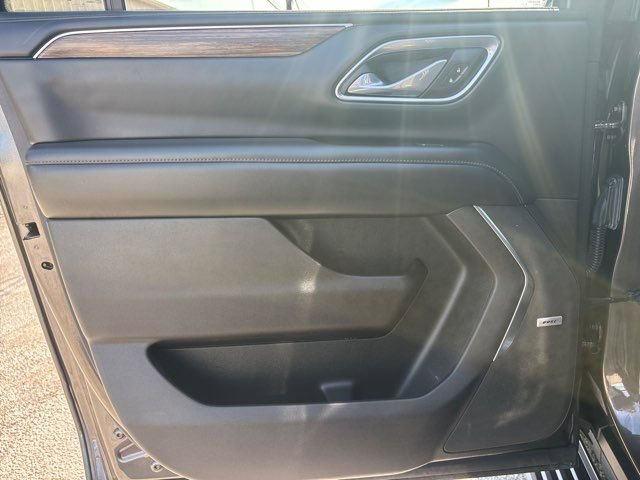 Used 2021 Chevrolet Suburban High Country image 23