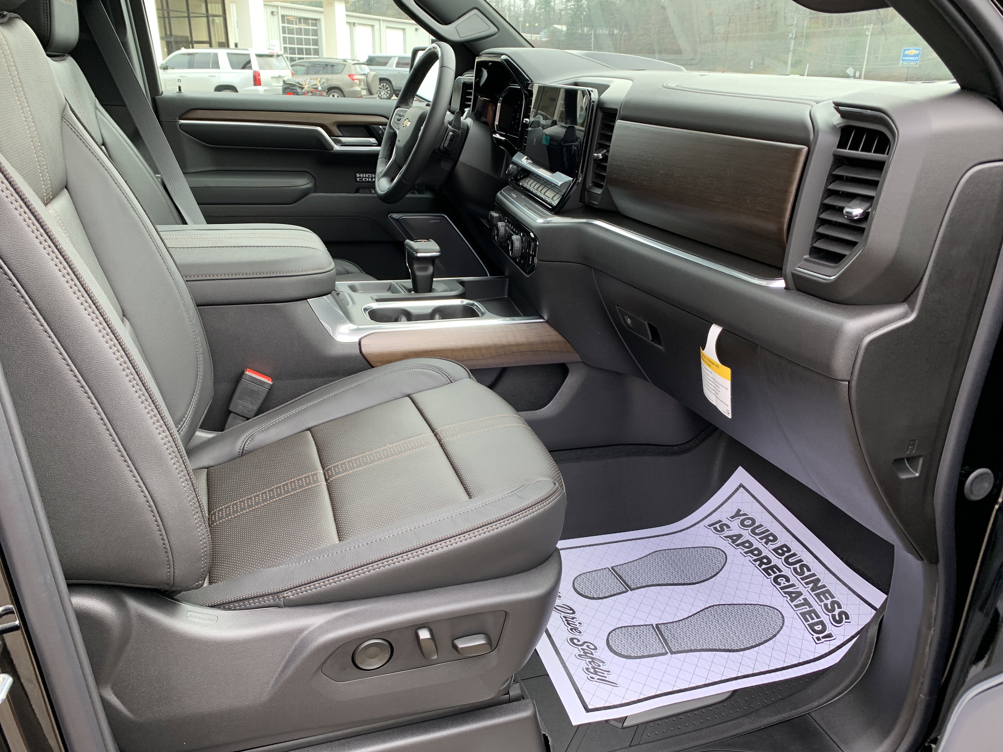 New 2026 Chevrolet Silverado 1500 High Country w/ High Country Premium Package image 29