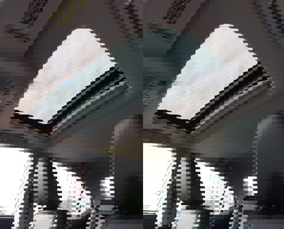 Used 2013 Lexus ES 300h image 6