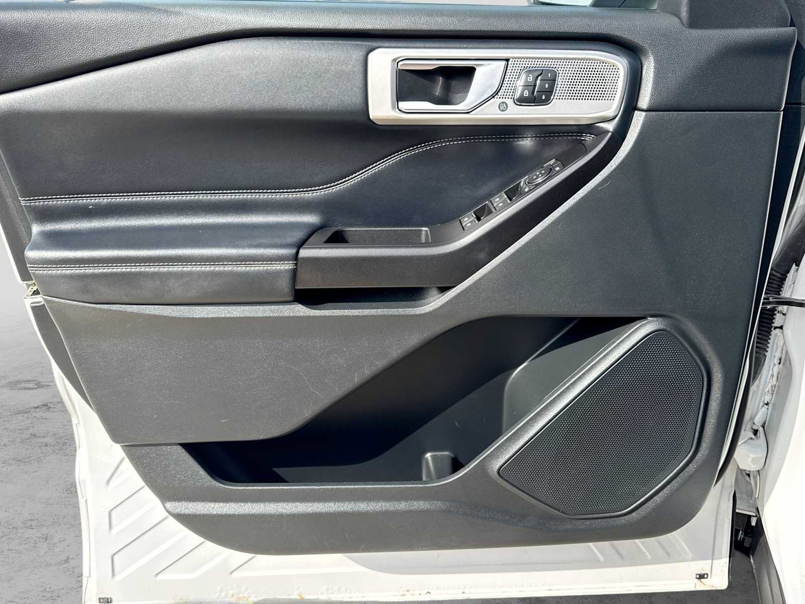 Used 2020 Ford Explorer Limited AWD/4WD image 32