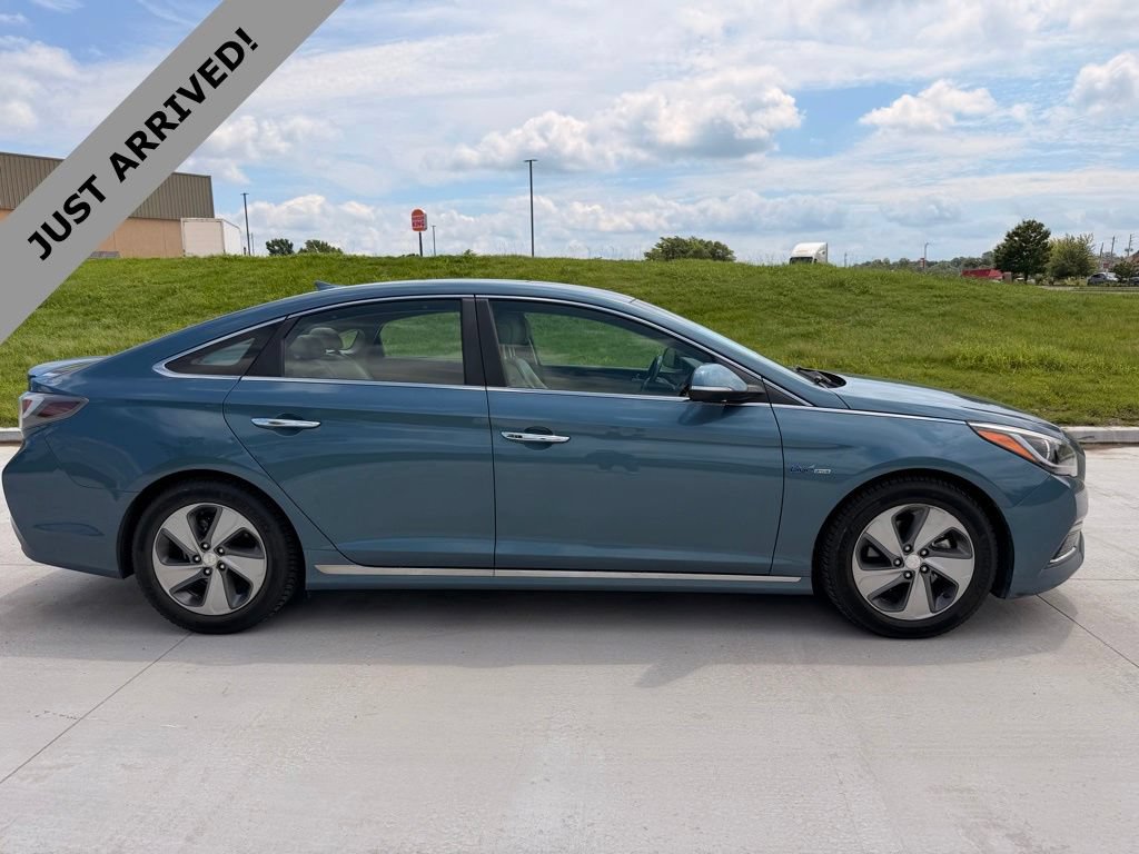 Used 2016 Hyundai Sonata Limited FWD image 4