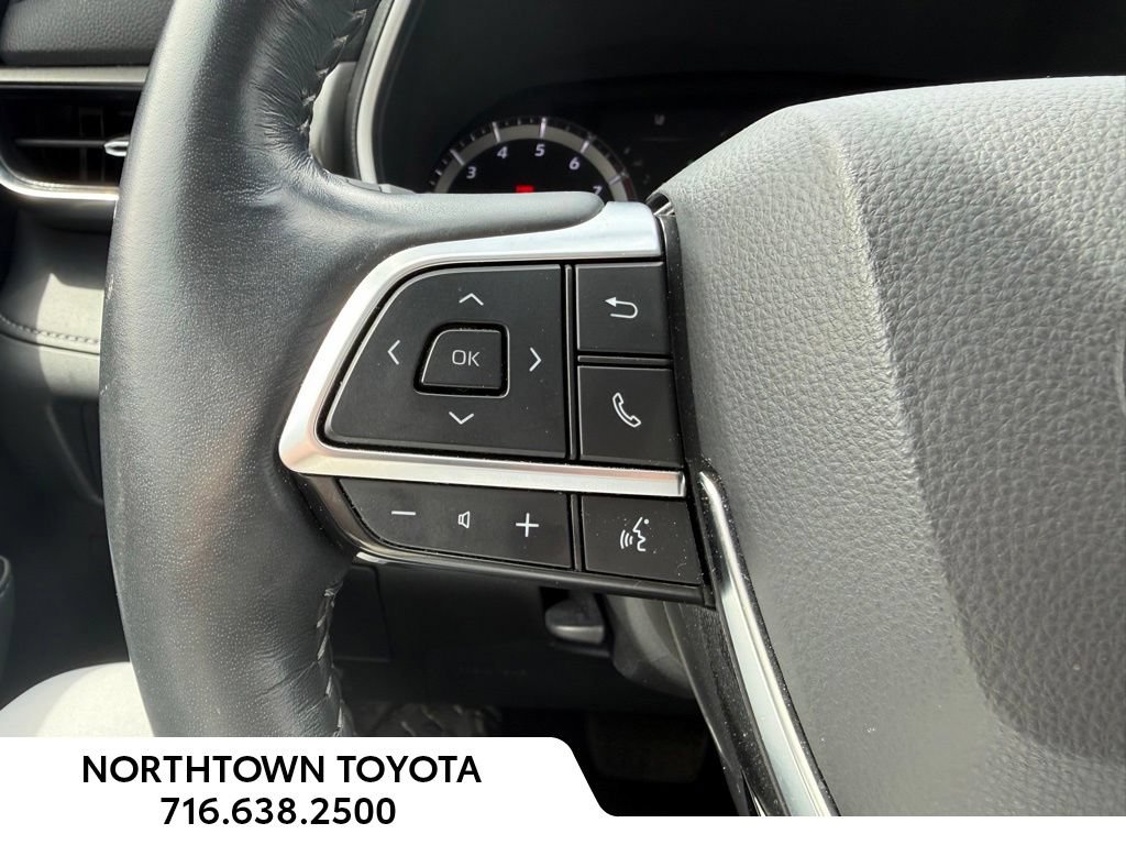 Used 2021 Toyota Highlander Limited AWD/4WD image 18