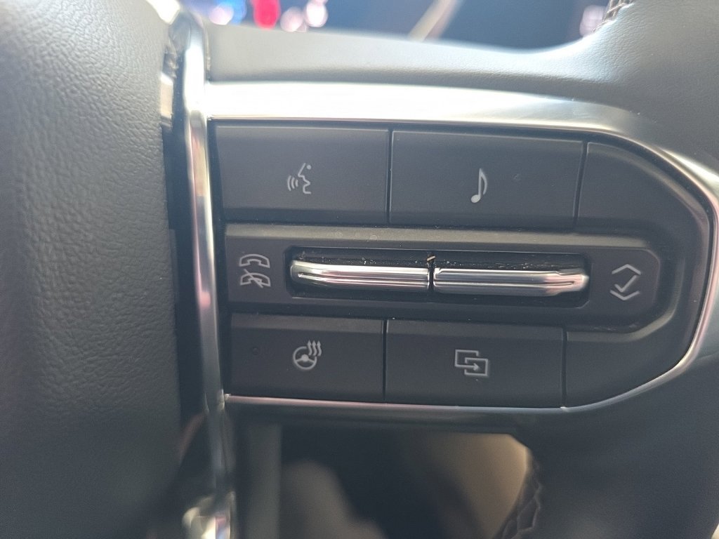 Used 2025 GMC Canyon Denali AWD/4WD image 46