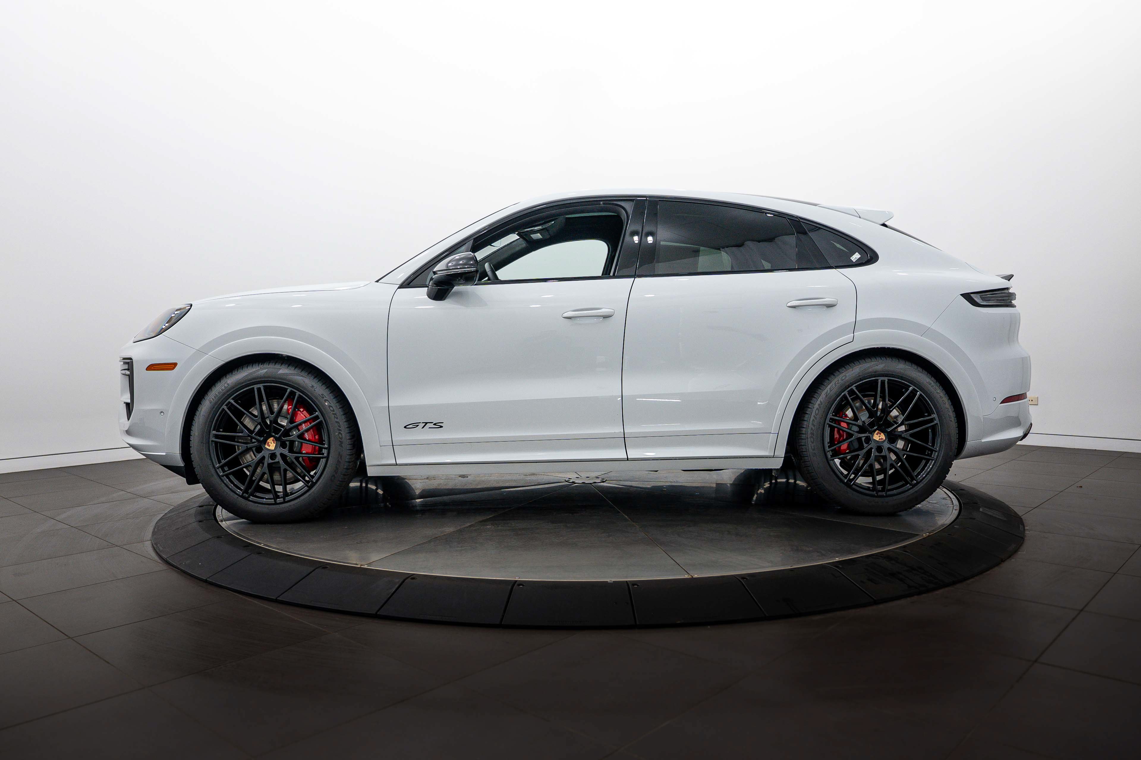New 2026 Porsche Cayenne GTS AWD/4WD image 2
