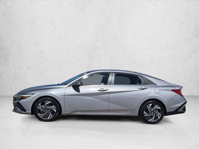 Used 2025 Hyundai Elantra SEL FWD image 9