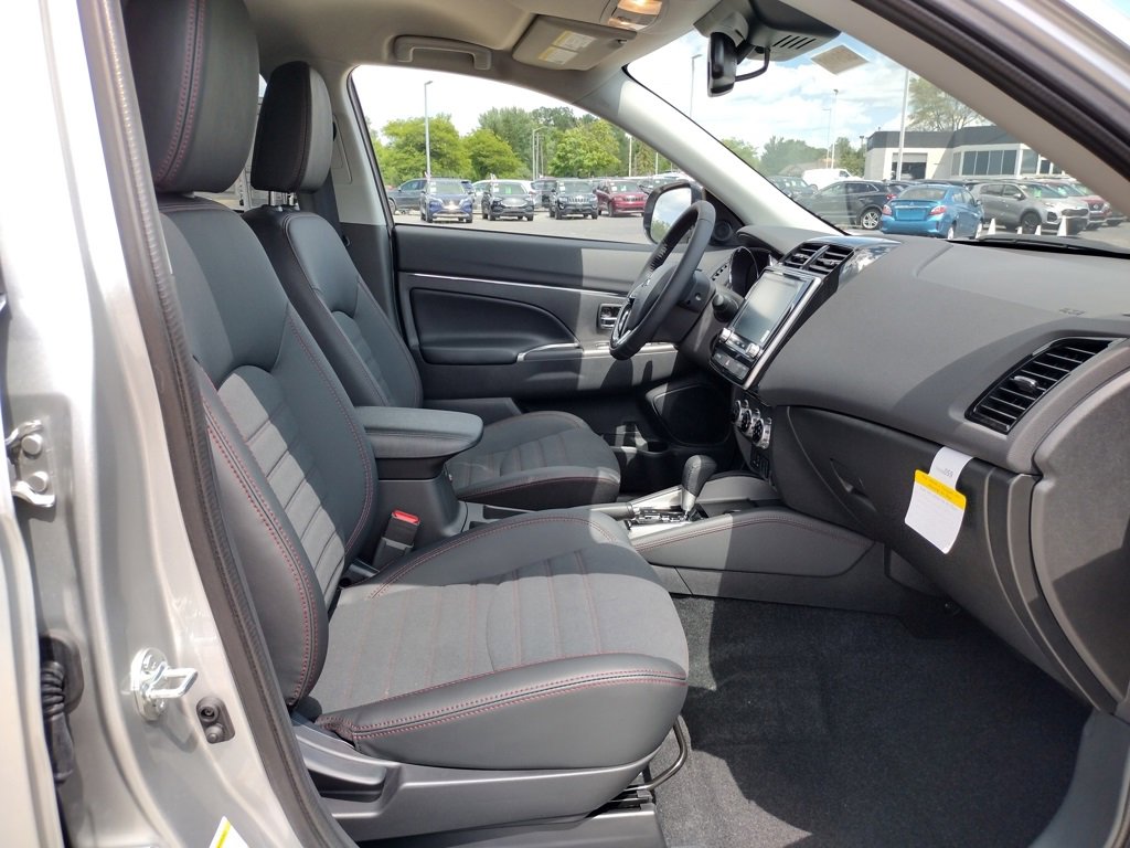 New 2025 Mitsubishi Outlander Sport SE image 10