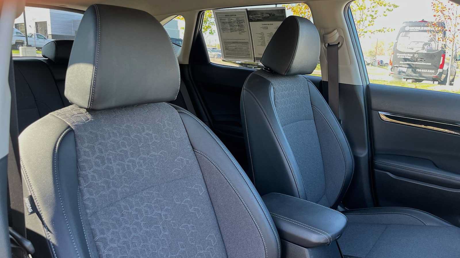 Used 2025 Kia Seltos S AWD/4WD image 35