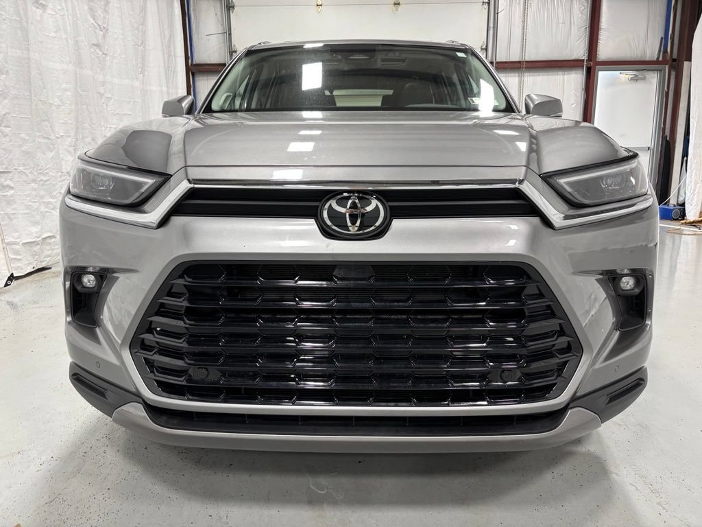 Used 2026 Toyota Grand Highlander AWD image 2