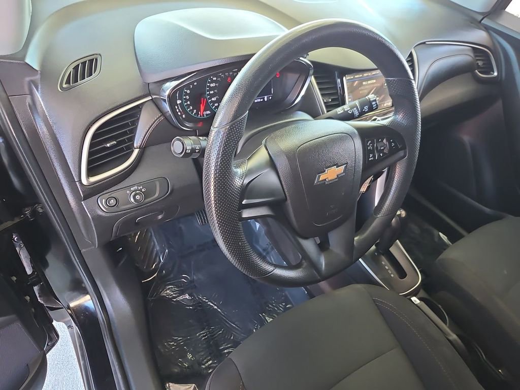 Used 2019 Chevrolet Trax LS image 10