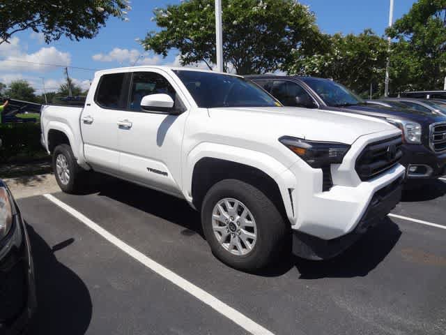 Used 2024 Toyota Tacoma SR5 AWD/4WD image 4