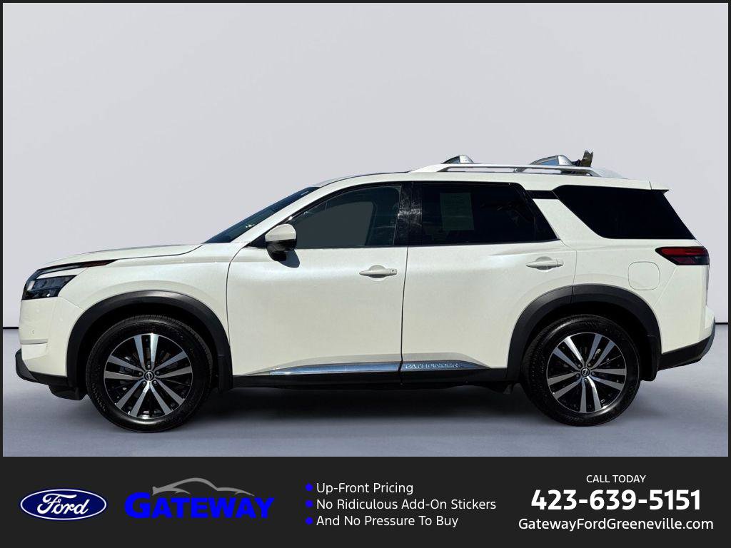 Used 2024 Nissan Pathfinder Platinum image 1