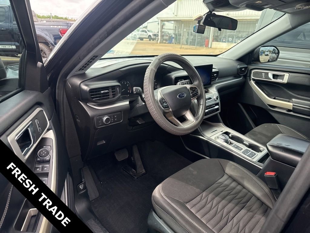 Used 2021 Ford Explorer XLT image 9