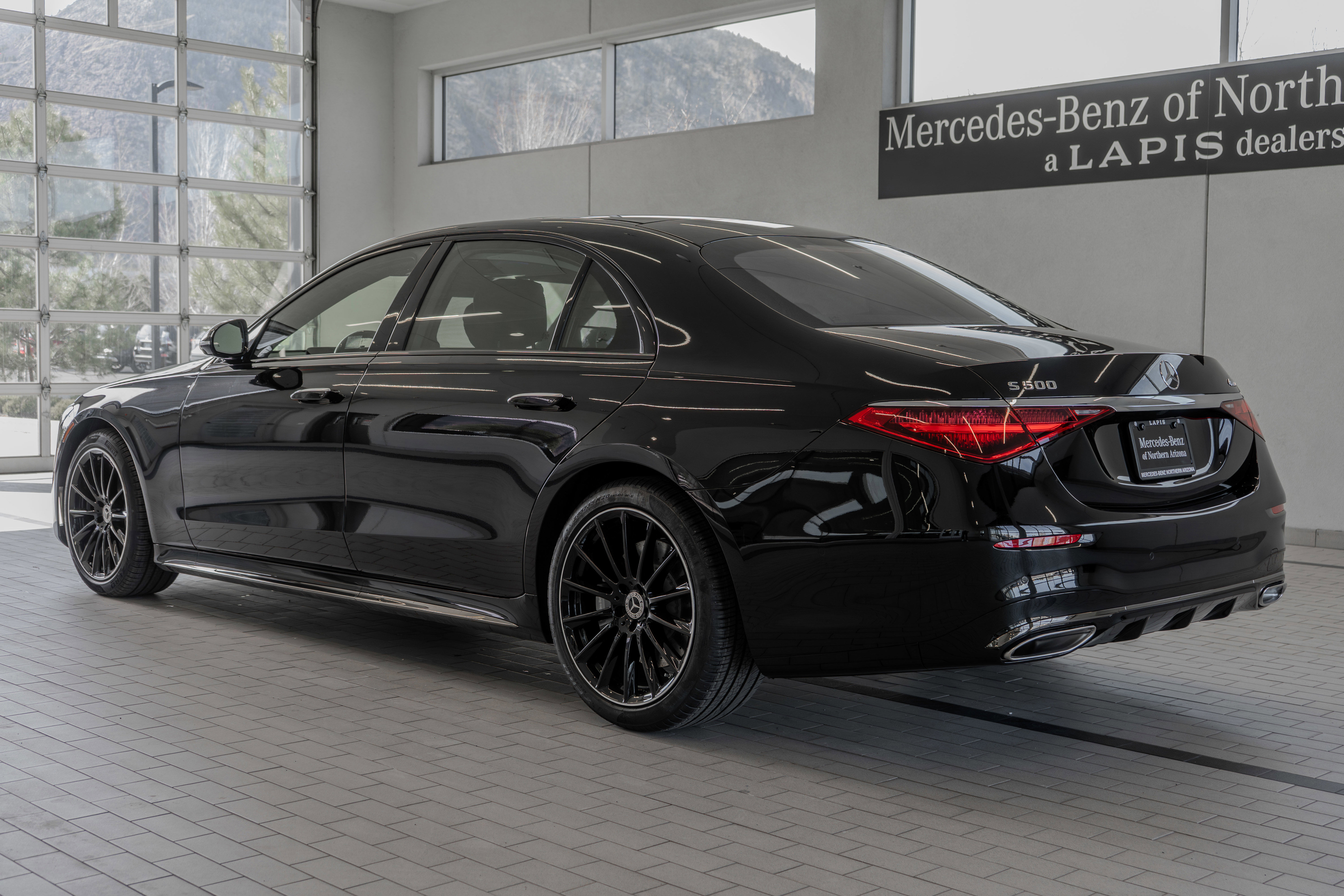 New 2025 Mercedes-Benz S 500 4MATIC image 13