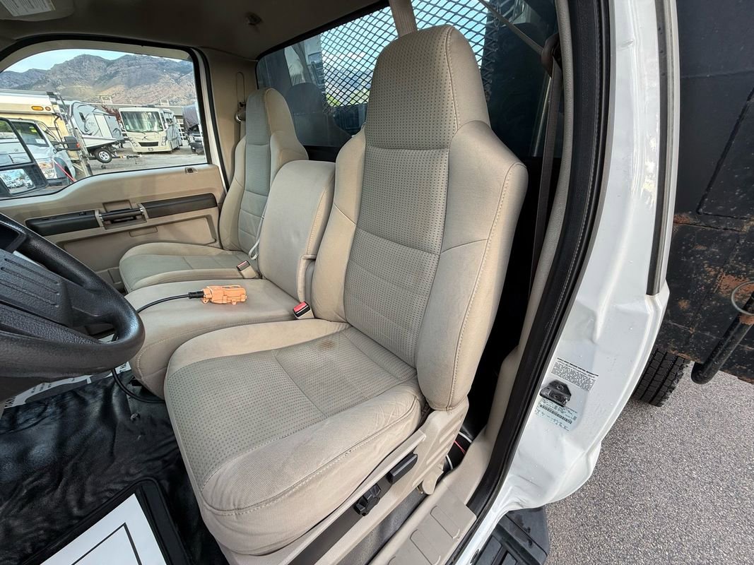 Used 2008 Ford F550 4x4 Regular Cab Super Duty image 12