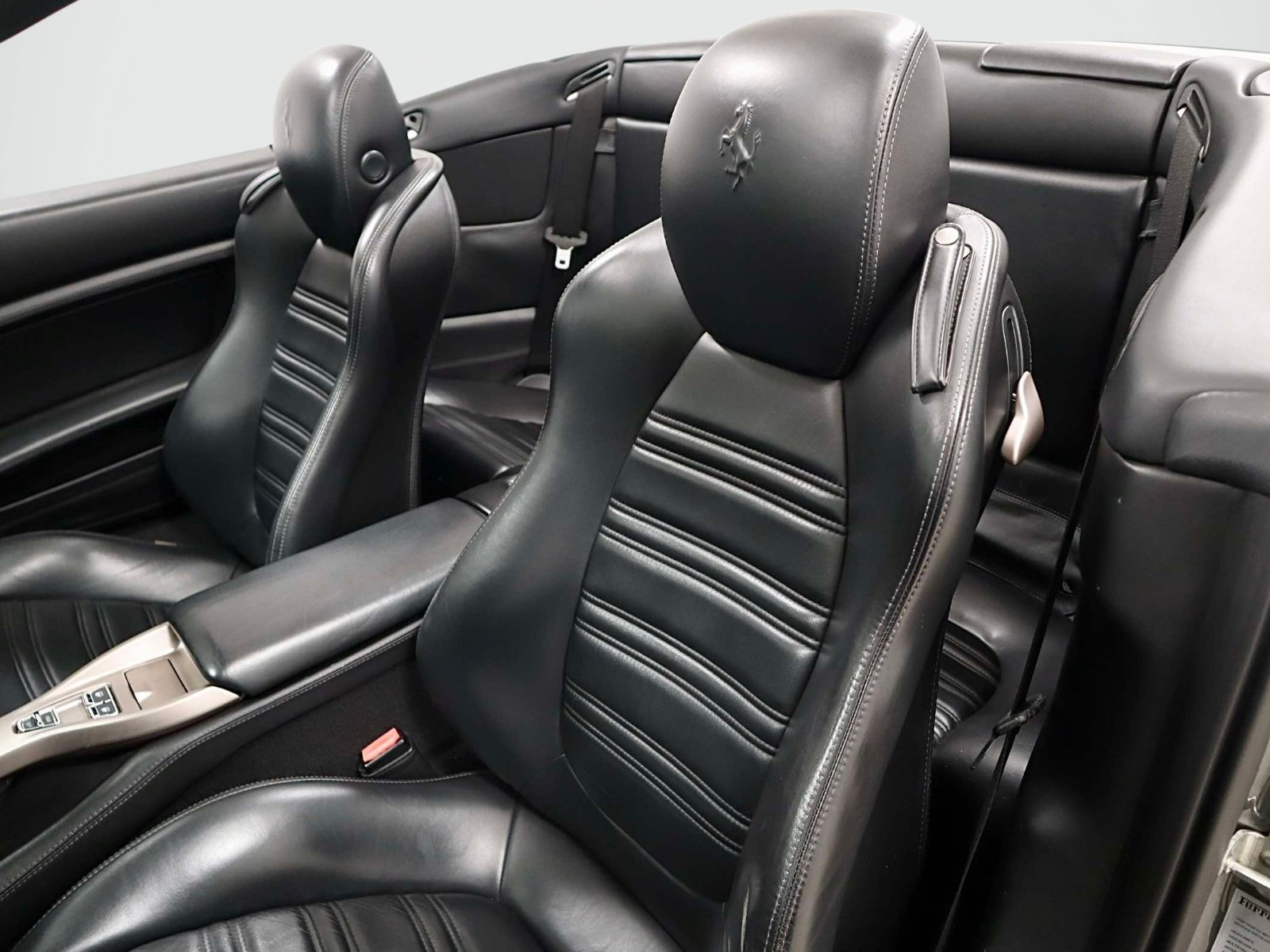 Used 2011 Ferrari California RWD image 21