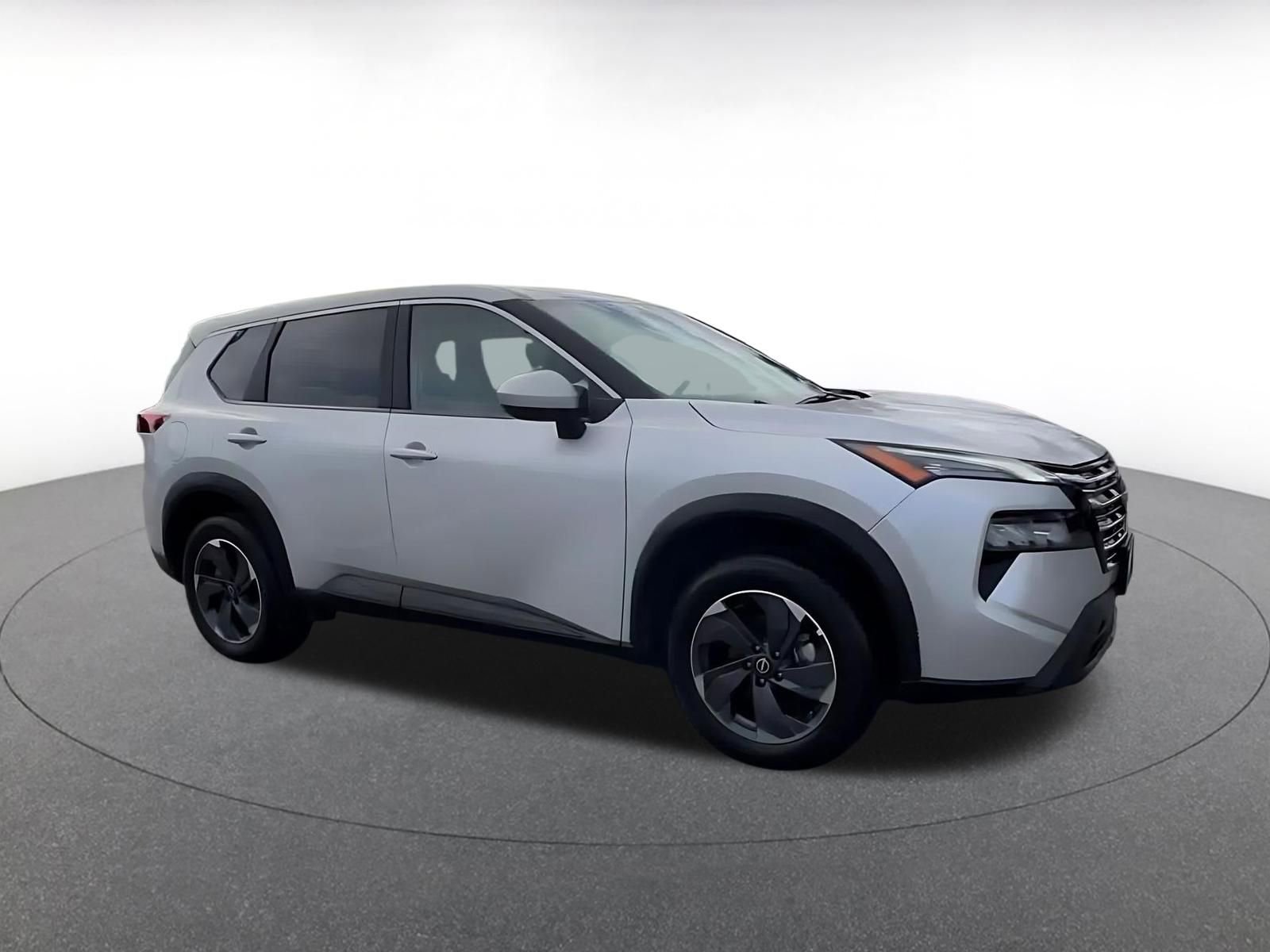 Used 2025 Nissan Rogue SV FWD image 2