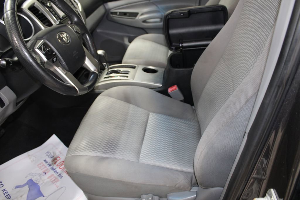 Used 2014 Toyota Tacoma 2WD Double Cab image 14