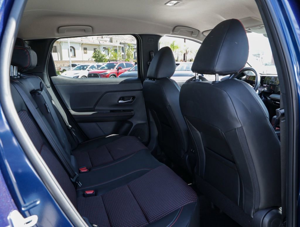 Used 2025 Nissan Kicks SR FWD image 21