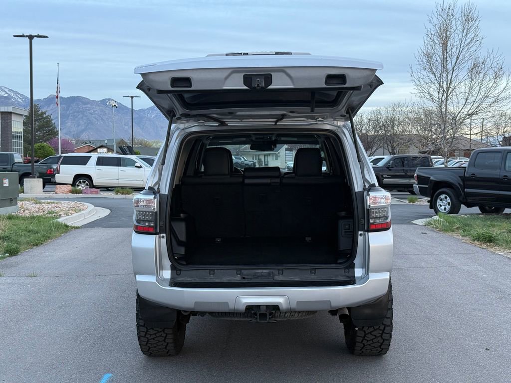 Used 2022 Toyota 4Runner SR5 Premium image 12