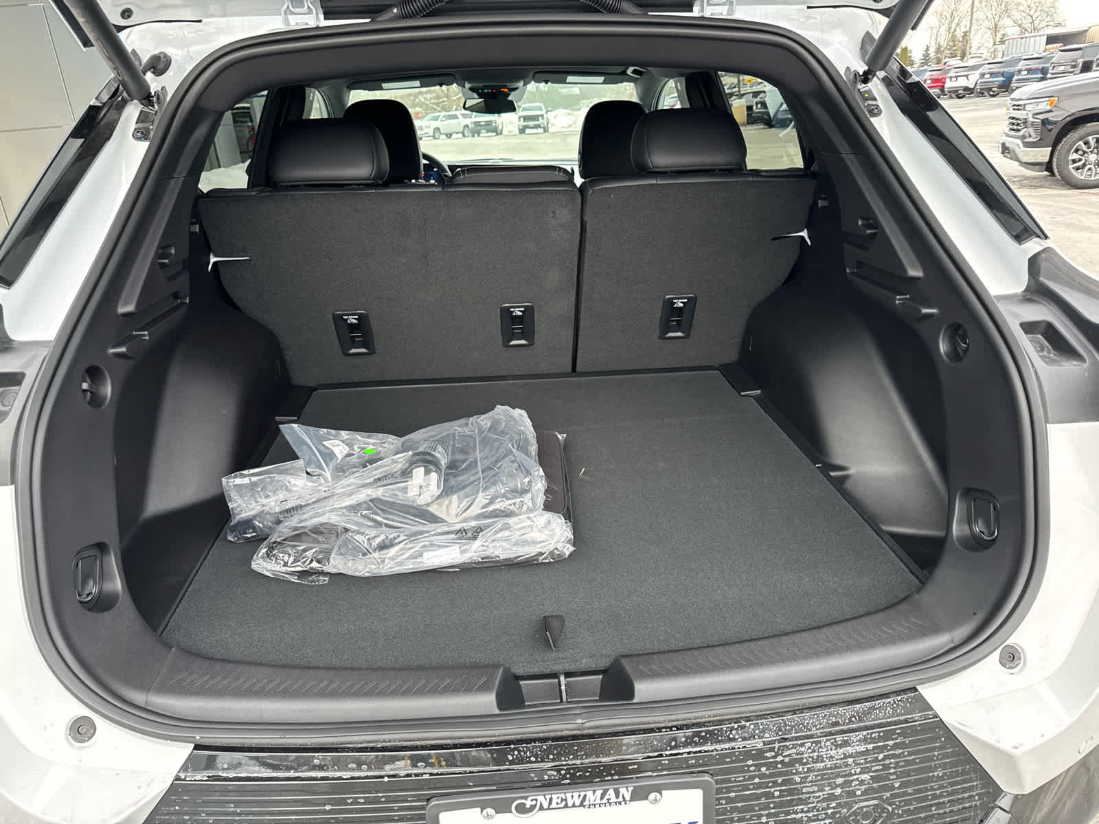 Used 2025 Chevrolet Equinox EV LT image 14