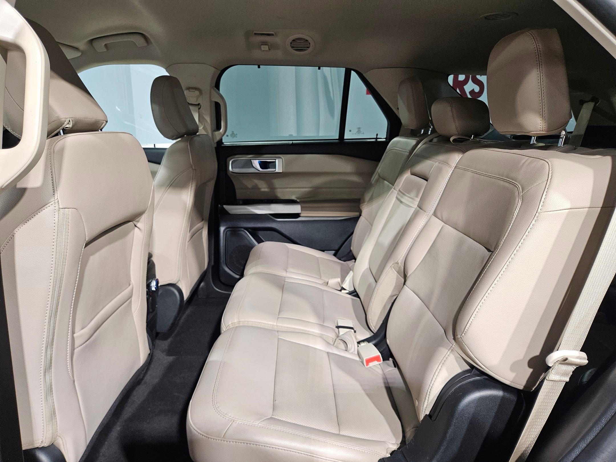 Used 2023 Ford Explorer Limited AWD/4WD image 36