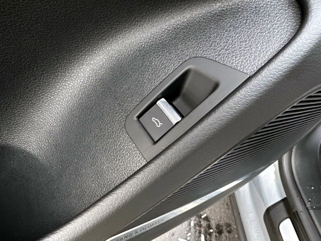 Certified 2025 Audi Q8 Premium Plus w/ Premium Plus Package image 12