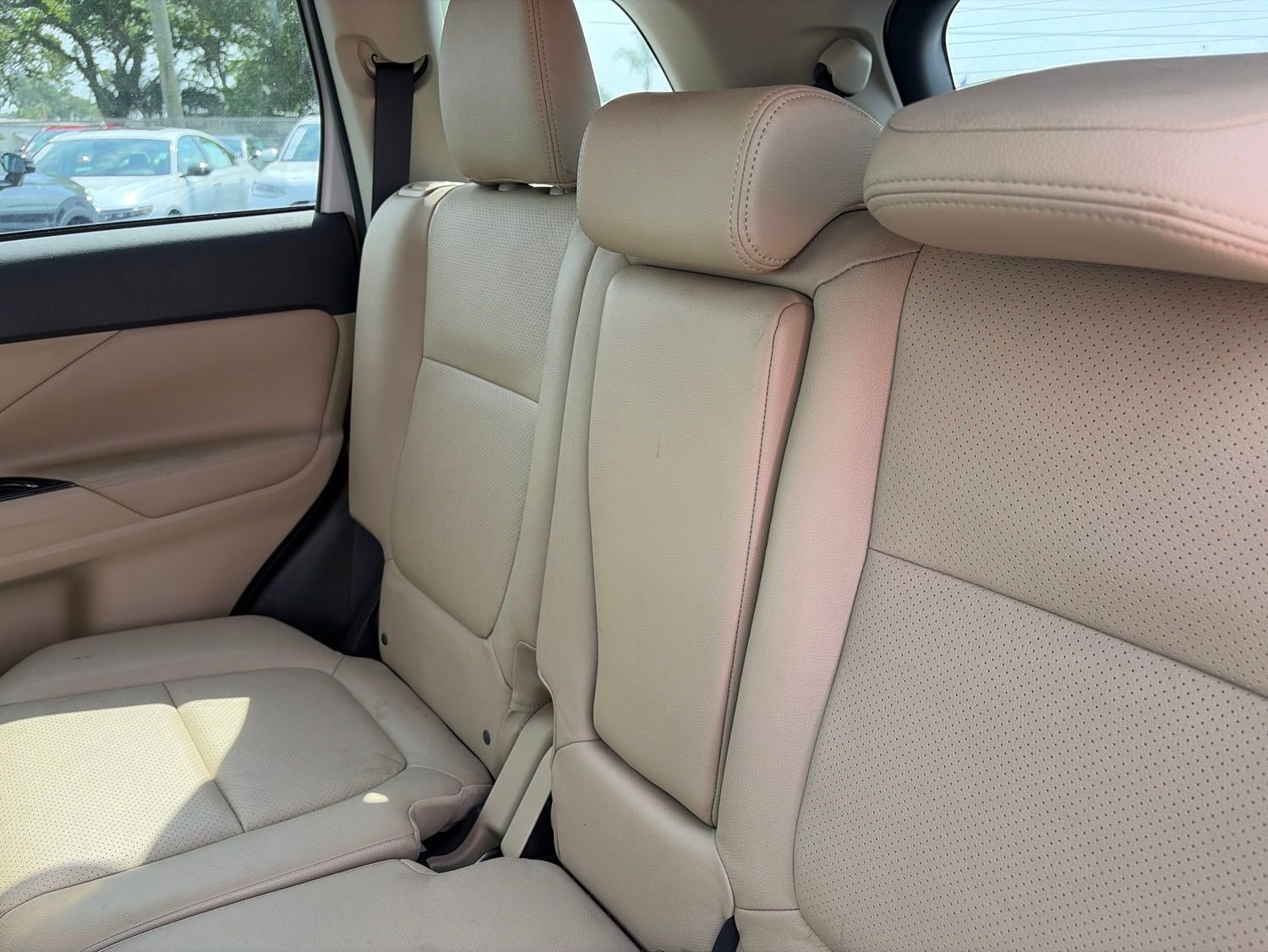 Used 2018 Mitsubishi Outlander SEL AWD/4WD image 9