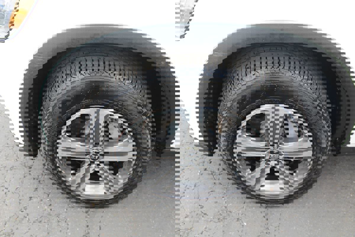 Used 2019 Mercedes-Benz GLC 300 w/ Premium Package image 11