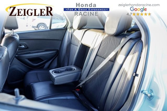 Used 2020 Chevrolet Trax LT w/ LT Convenience Package image 17