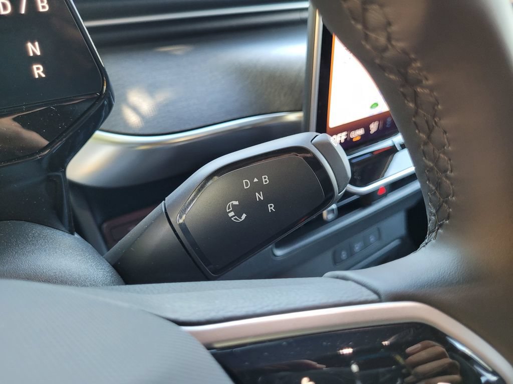 New 2025 Volkswagen ID. Buzz Pro S Plus RWD image 23