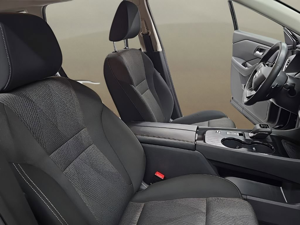 Used 2025 Nissan Rogue SV FWD image 20
