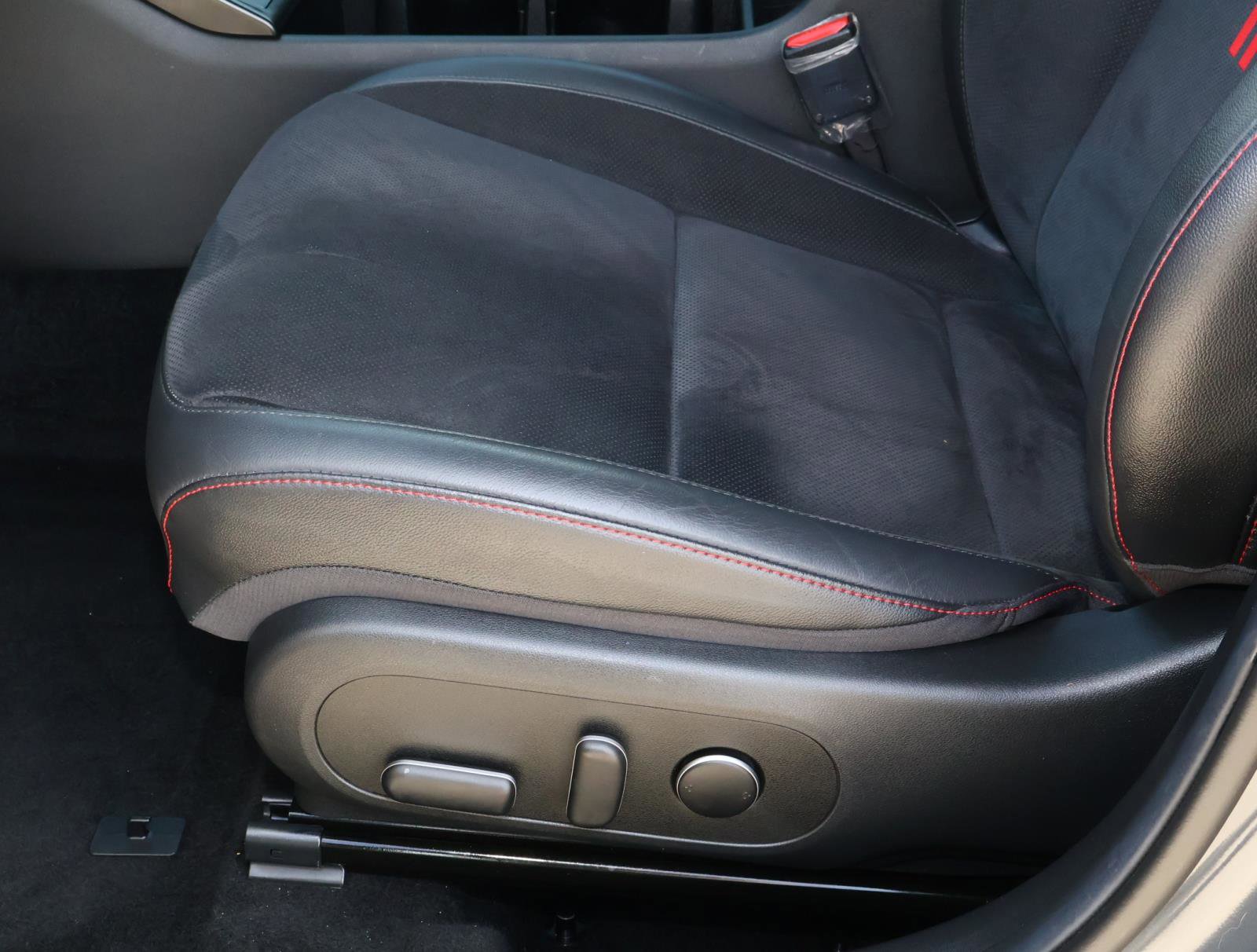 Used 2024 Hyundai Kona N Line image 15