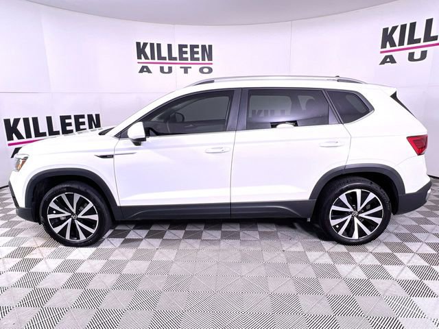 Used 2024 Volkswagen Taos SE image 4