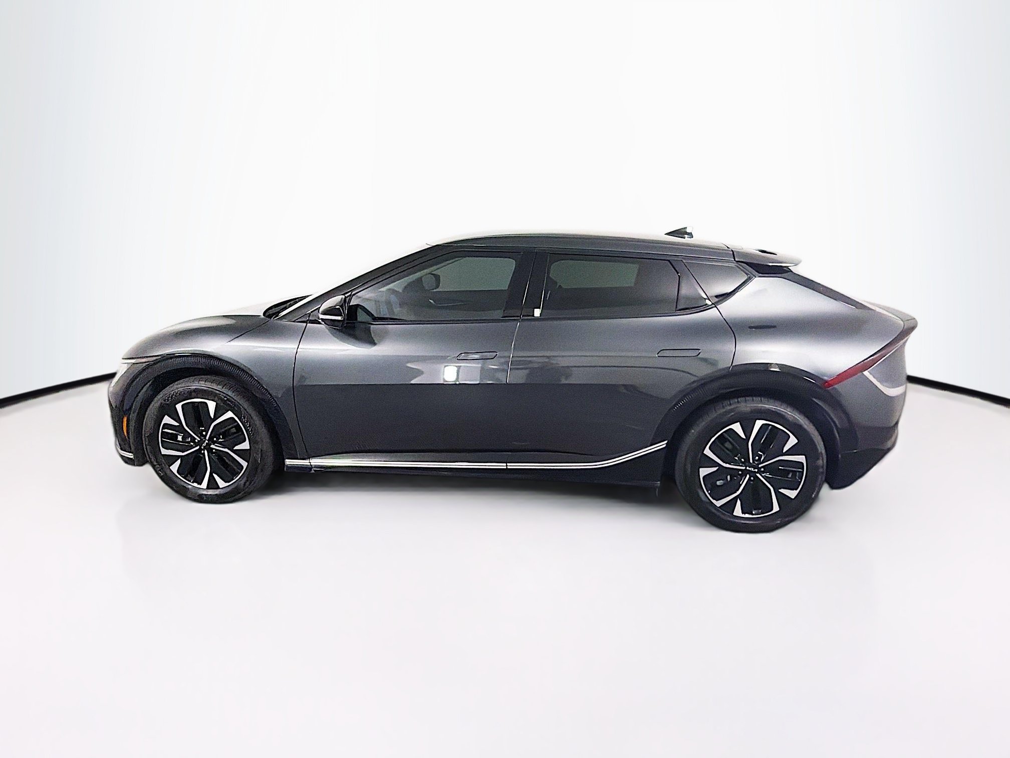 Used 2024 Kia EV6 Wind RWD image 4