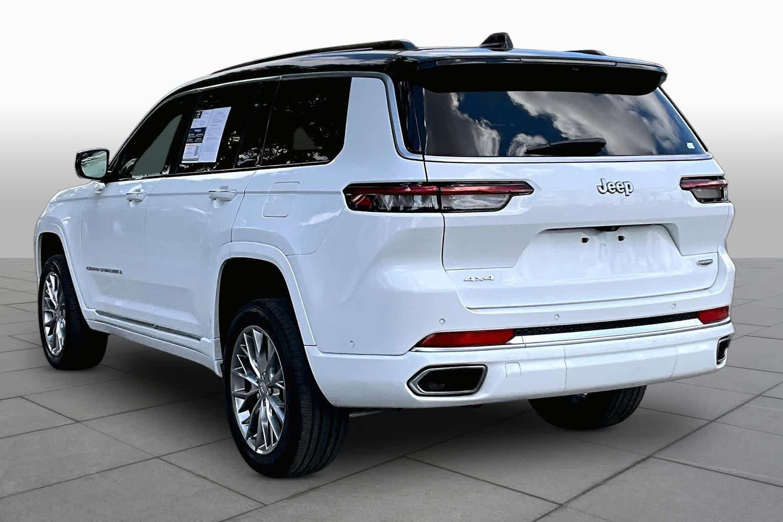 Used 2024 Jeep Grand Cherokee L Summit w/ Advanced Protech Group IV AWD/4WD image 12