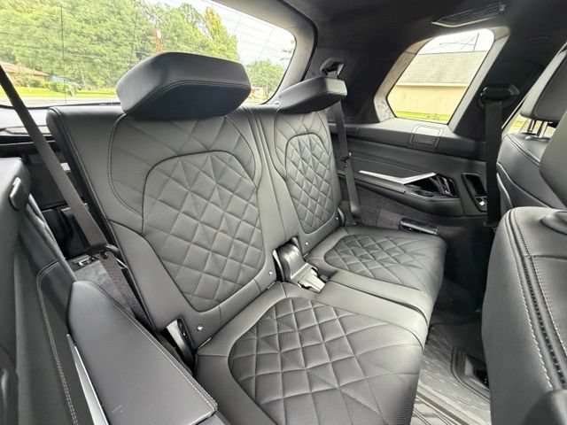 Used 2026 BMW X7 xDrive40i w/ M Sport Package AWD/4WD image 35