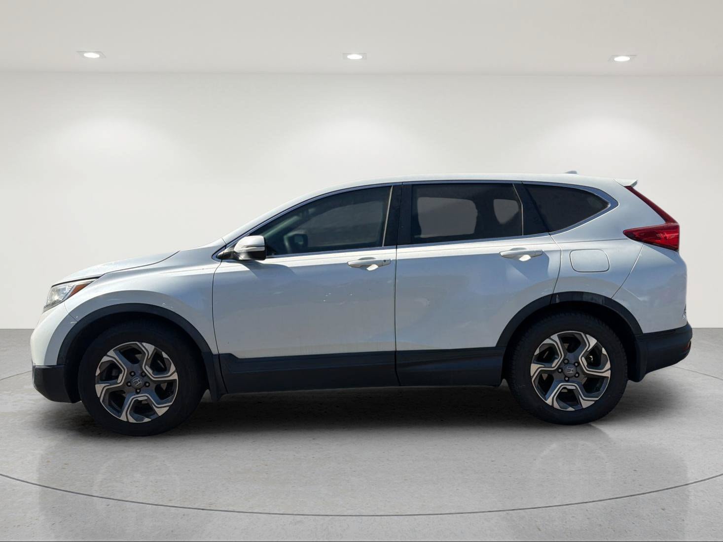 Used 2018 Honda CR-V EX image 2