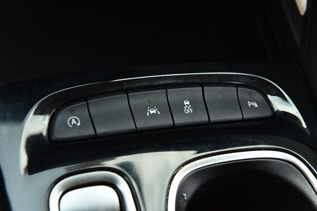 Used 2021 Buick Envision Essence w/ Technology Package I FWD image 21