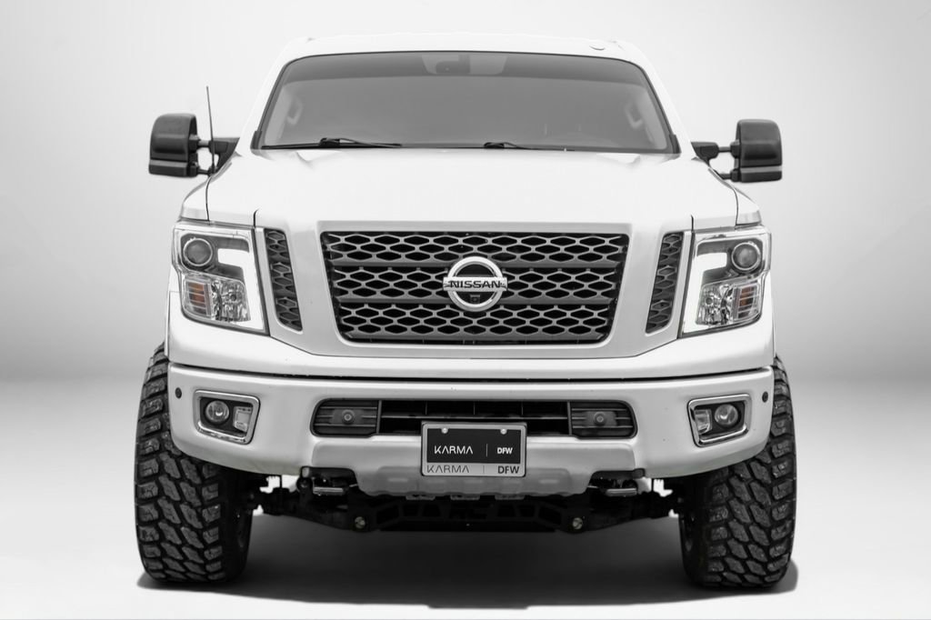 Used 2018 Nissan Titan PRO-4X w/ Pro-4x Convenience Package AWD/4WD image 3