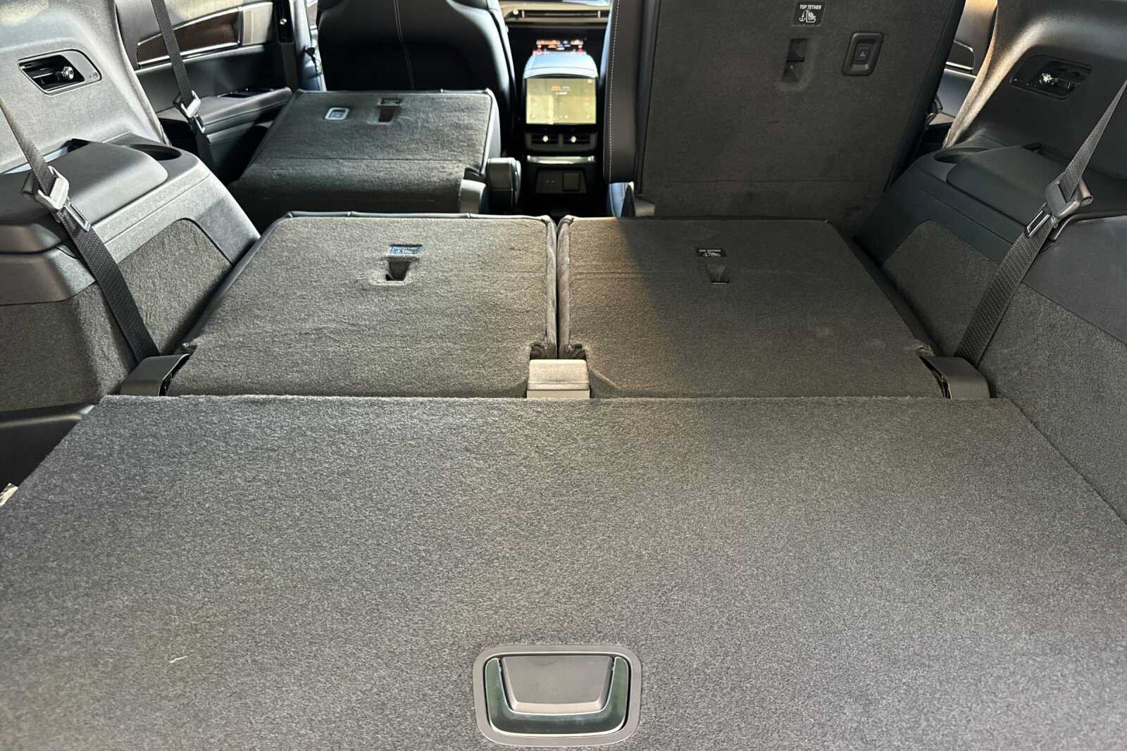 New 2027 Cadillac Vistiq Luxury w/ LPO, Floor Liner Package AWD/4WD image 16