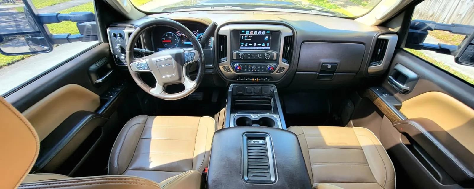 Used 2017 GMC Sierra 2500 Denali w/ Duramax Plus Package AWD/4WD image 5