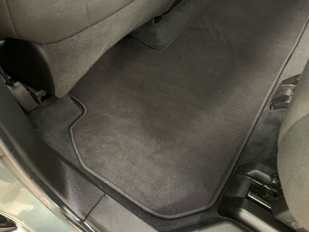 Used 2022 Chevrolet Traverse LT image 22