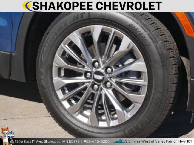 Used 2024 Cadillac XT4 Premium Luxury image 5