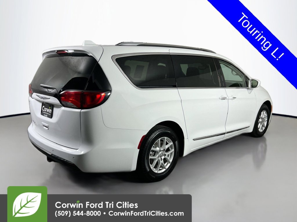 Used 2020 Chrysler Pacifica Touring-L FWD image 15