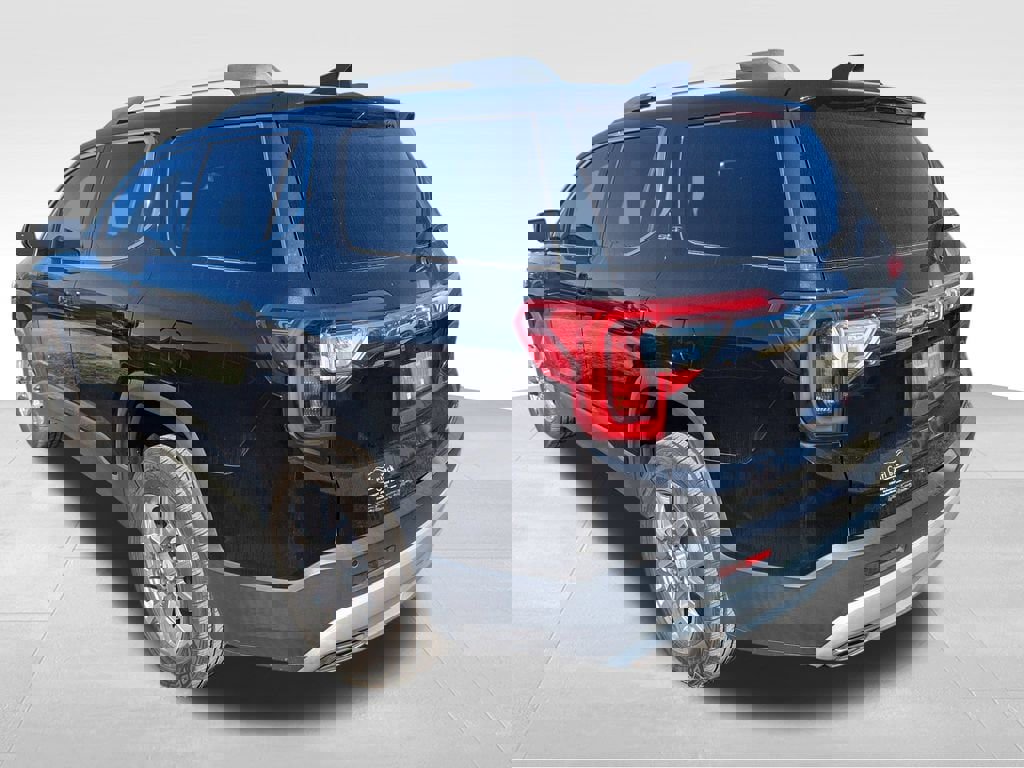 Certified 2021 GMC Acadia SLT w/ Technology Package image 3