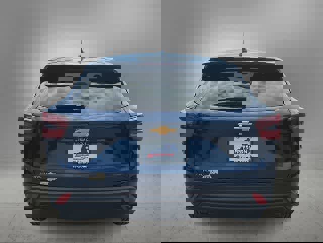 Used 2024 Chevrolet Trax LS w/ LS Convenience Package image 7